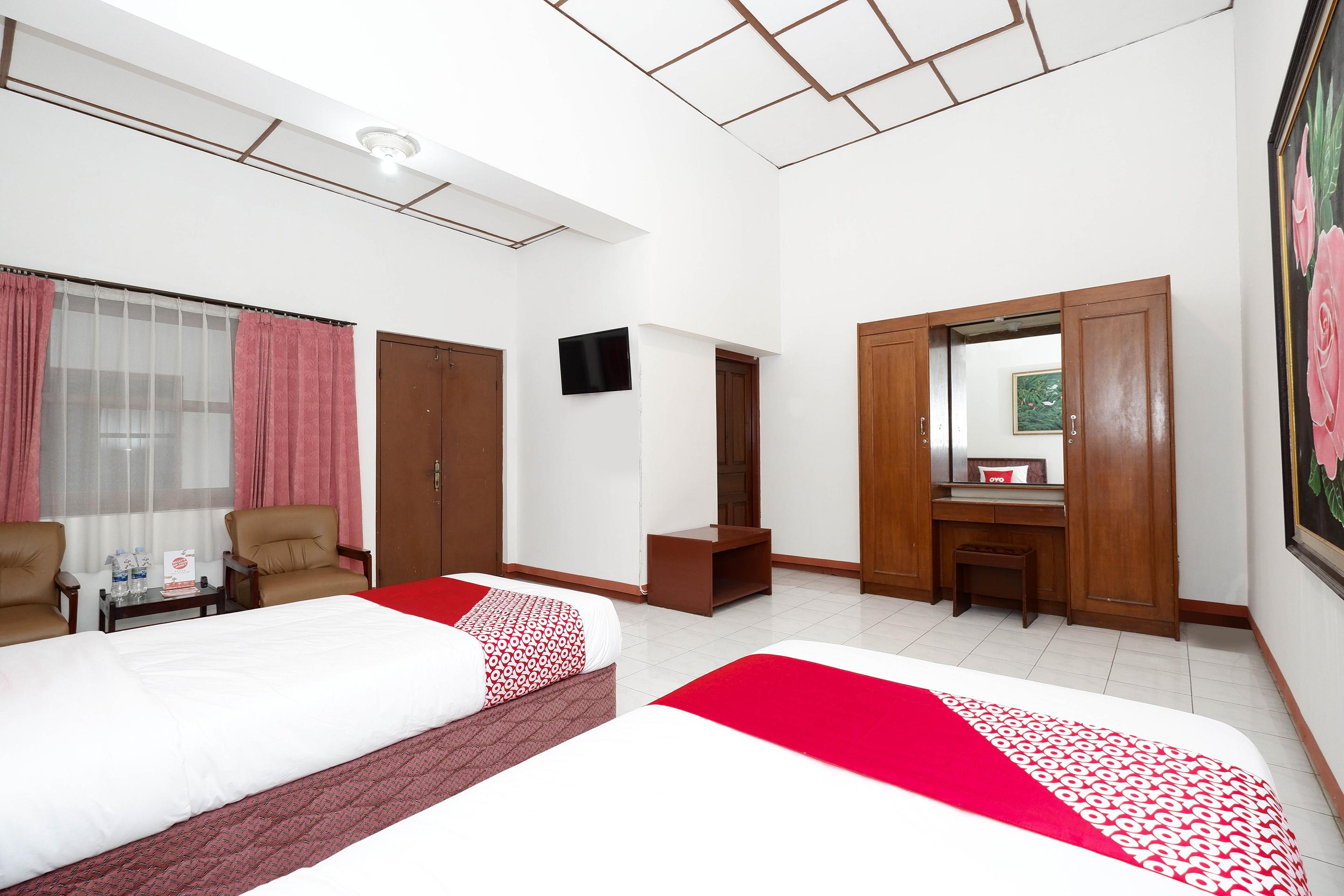 Surakarta  Super Oyo Capital O 1644 Hotel Griya Kencana מראה חיצוני תמונה