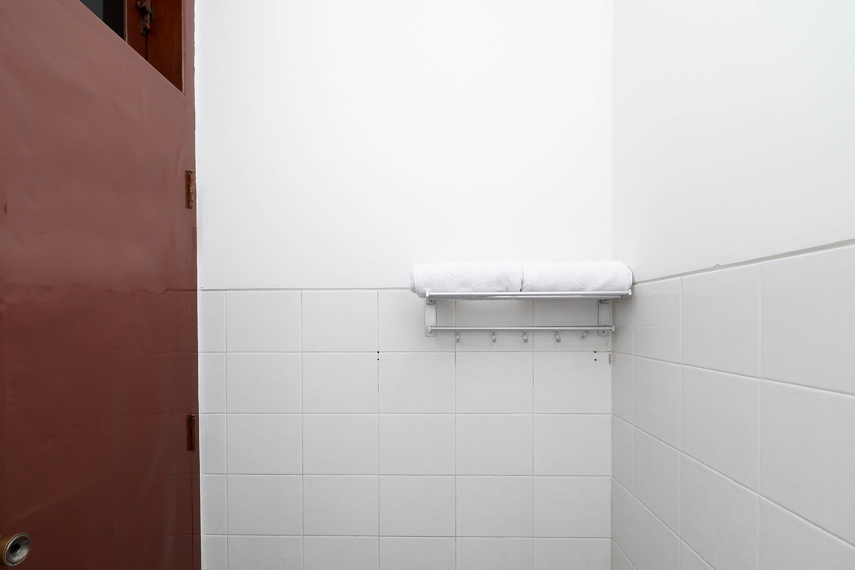 Surakarta  Super Oyo Capital O 1644 Hotel Griya Kencana מראה חיצוני תמונה