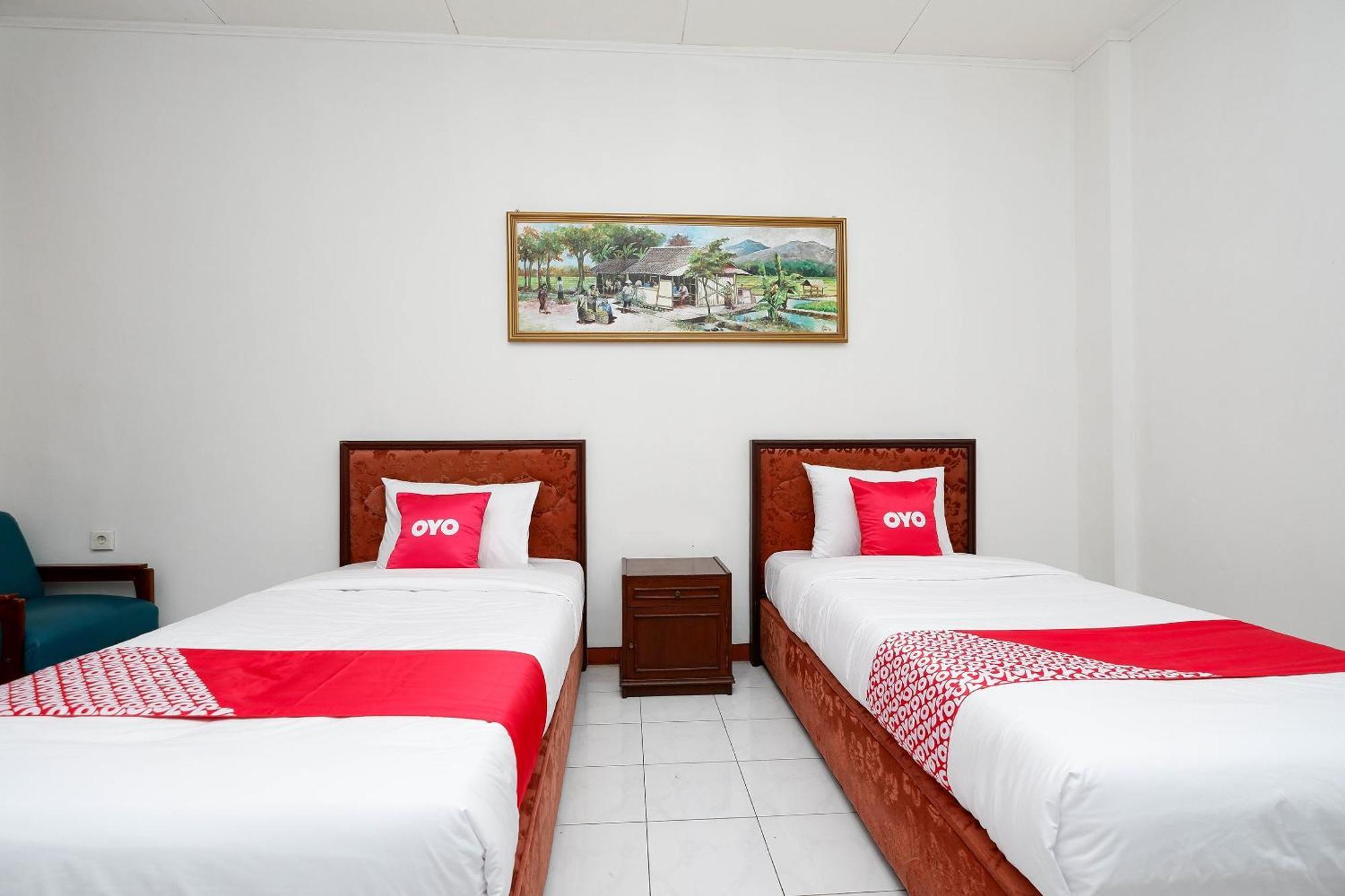 Surakarta  Super Oyo Capital O 1644 Hotel Griya Kencana מראה חיצוני תמונה