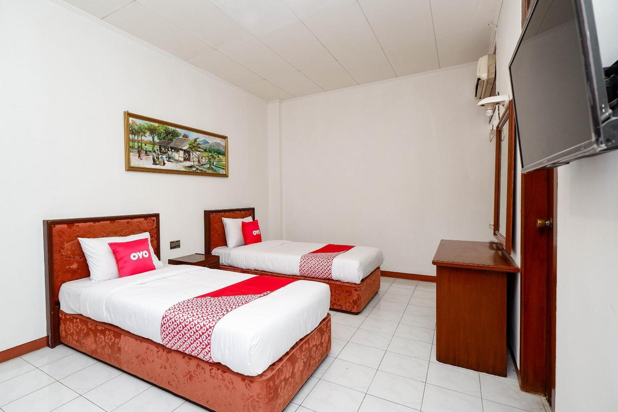Surakarta  Super Oyo Capital O 1644 Hotel Griya Kencana מראה חיצוני תמונה