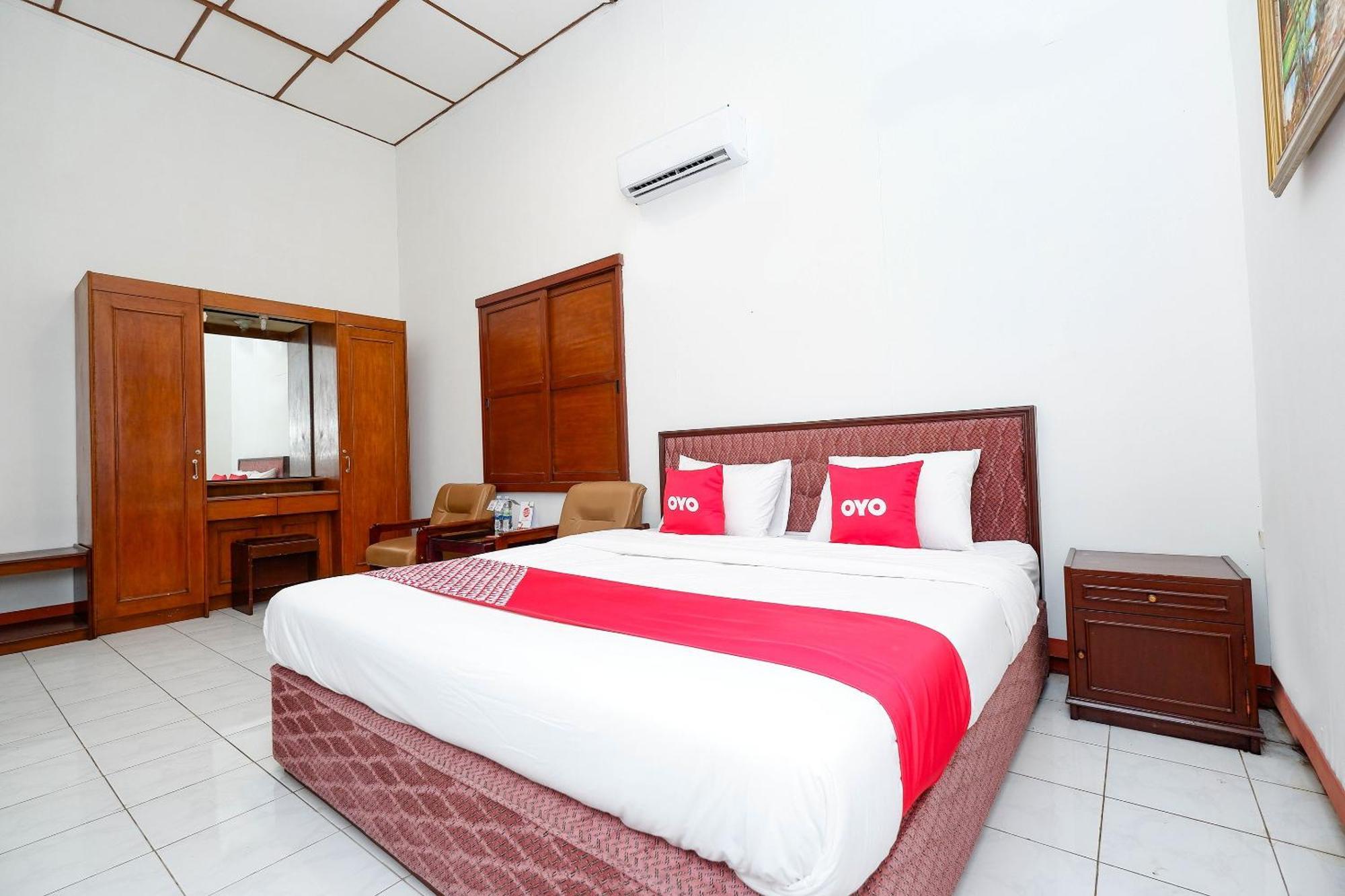 Surakarta  Super Oyo Capital O 1644 Hotel Griya Kencana מראה חיצוני תמונה