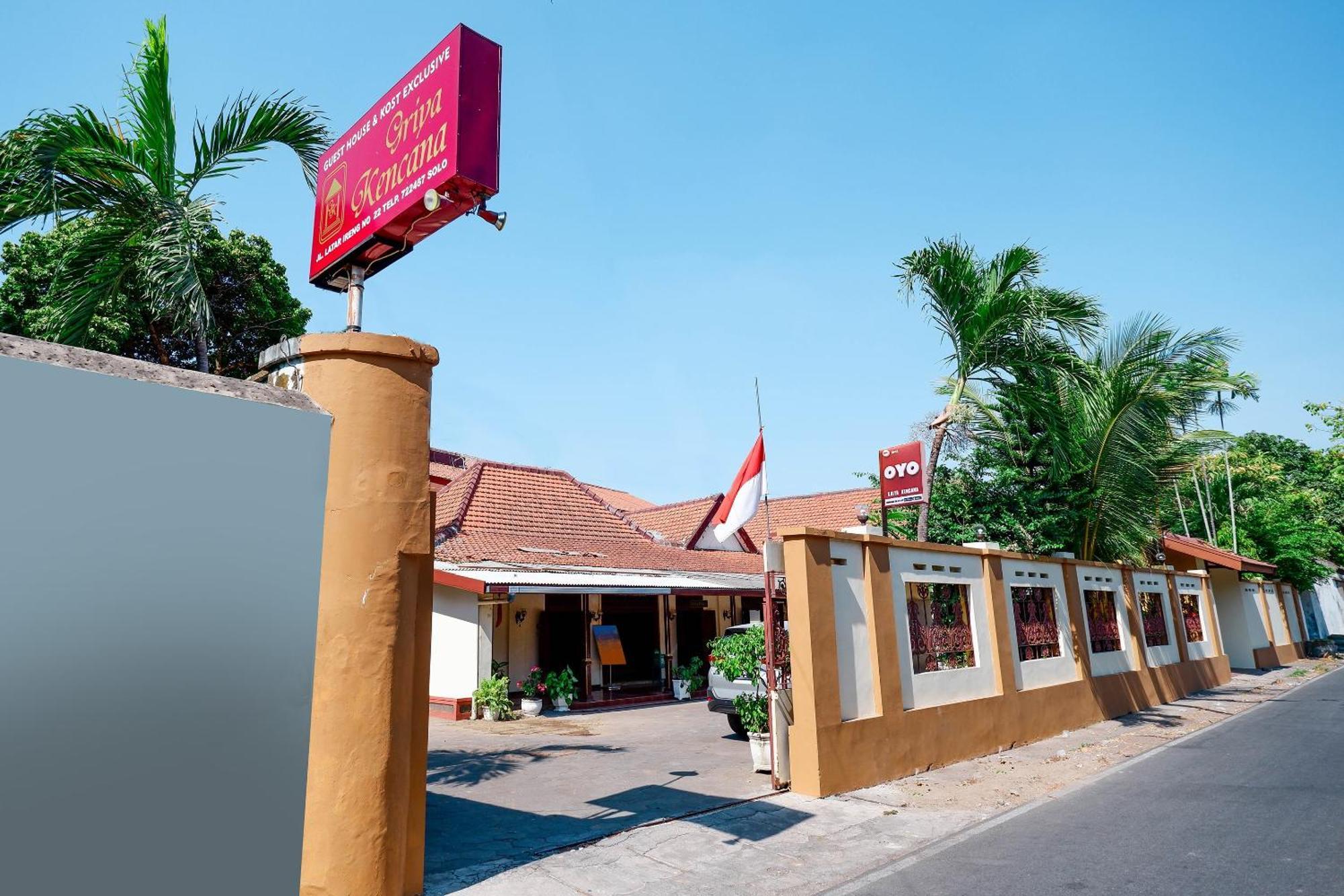 Surakarta  Super Oyo Capital O 1644 Hotel Griya Kencana מראה חיצוני תמונה